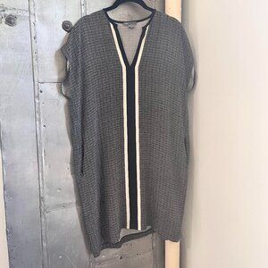 VINCE Black and White 100% Pop-Over Silk Shift Dress Sz XS